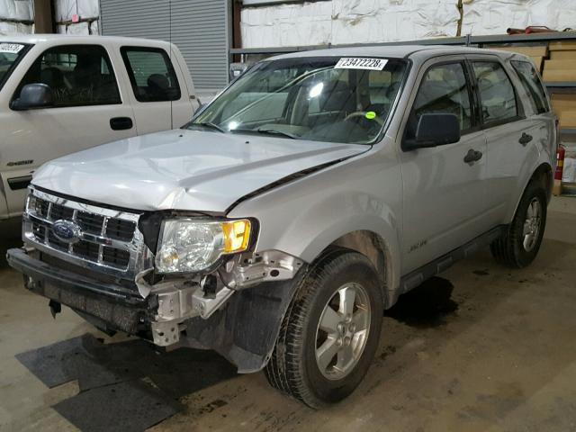 1FMCU02Z78KA43369 - 2008 FORD ESCAPE XLS SILVER photo 2