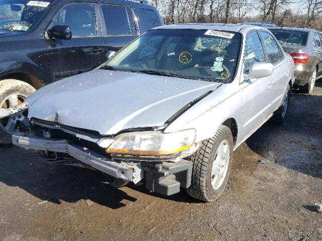 1HGCG16502A022290 - 2002 HONDA ACCORD EX SILVER photo 2