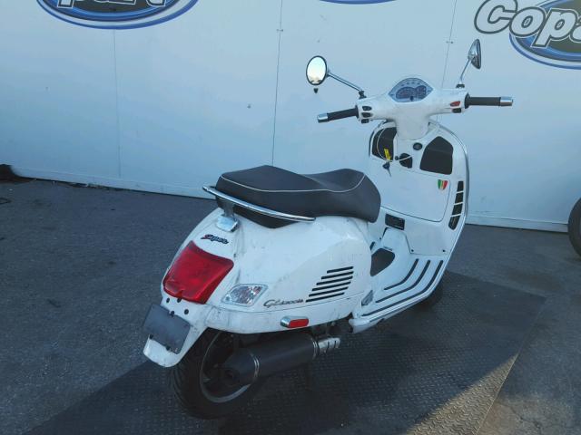 ZAPM459L4C5703025 - 2012 VESPA GTS 300 SU WHITE photo 4