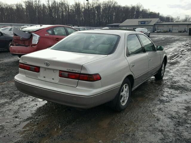 JT2BG22K8X0331538 - 1999 TOYOTA CAMRY LE BEIGE photo 4