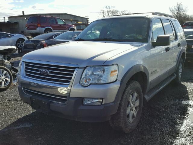 1FMEU73EX6UA71049 - 2006 FORD EXPLORER X SILVER photo 2