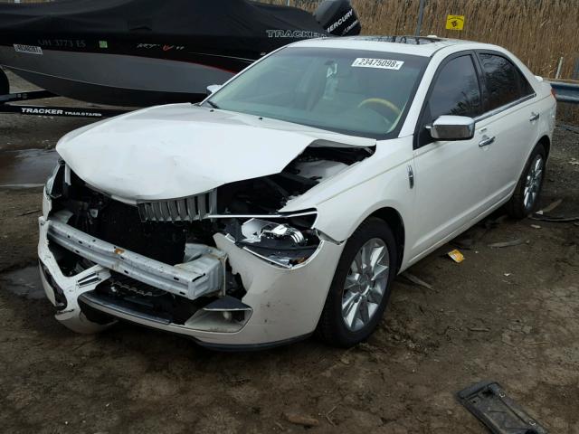 3LNHL2GC0CR806510 - 2012 LINCOLN MKZ WHITE photo 2