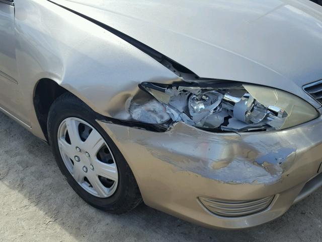 JTDBE32K263058032 - 2006 TOYOTA CAMRY LE Gold Foto 9