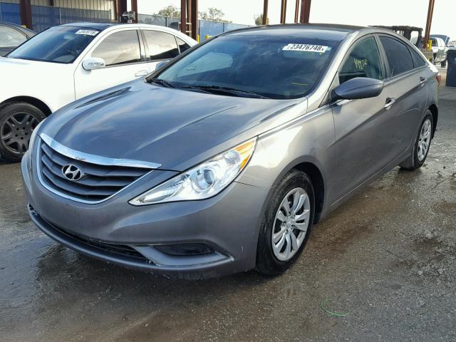 5NPEB4ACXBH151580 - 2011 HYUNDAI SONATA GLS GRAY photo 2