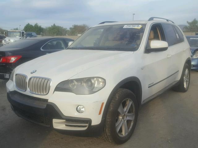 5UXFE83569L310200 - 2009 BMW X5 XDRIVE4 WHITE photo 2