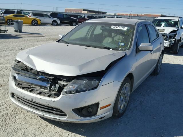 3FAHP0HAXAR412073 - 2010 FORD FUSION SE SILVER photo 2