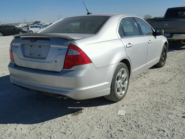 3FAHP0HAXAR412073 - 2010 FORD FUSION SE SILVER photo 4