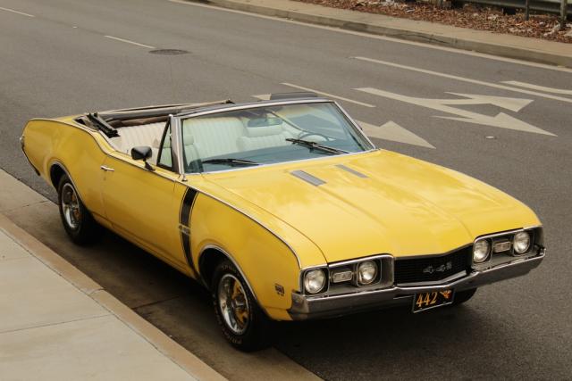 344678M404948 - 1968 OLDSMOBILE 442/CONVER YELLOW photo 1