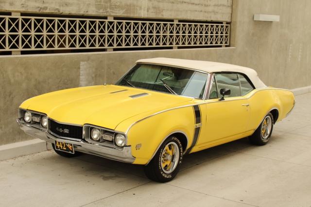 344678M404948 - 1968 OLDSMOBILE 442/CONVER YELLOW photo 2