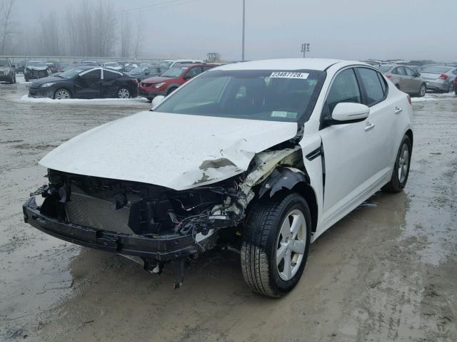 KNAGM4A71F5563069 - 2015 KIA OPTIMA LX WHITE photo 2