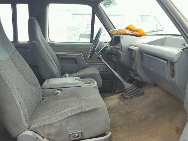 1FTHX25H2LKB16687 - 1990 FORD F250 WHITE photo 5