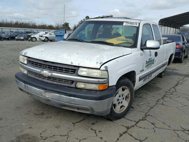 2GCEC19V911153578 - 2001 CHEVROLET SILVERADO WHITE photo 2