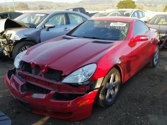 WDBWK54FX7F144564 - 2007 MERCEDES-BENZ SLK 280 RED photo 2