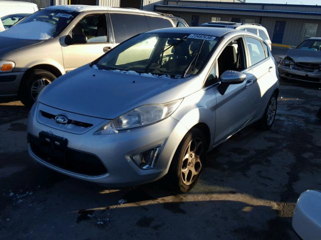 3FADP4FJ0BM170322 - 2011 FORD FIESTA SES SILVER photo 2