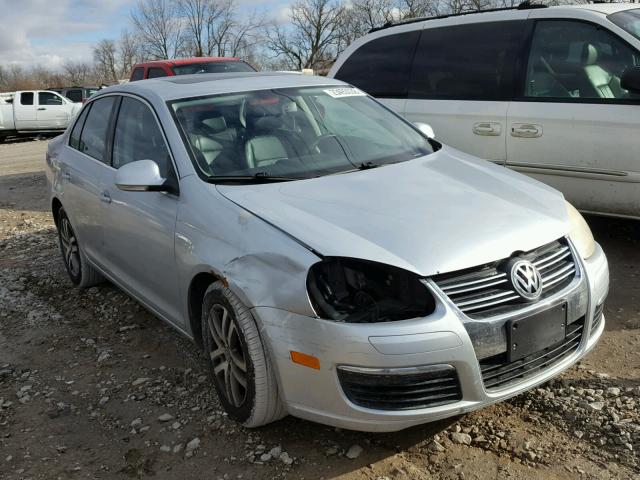 3VWSG71K06M672608 - 2006 VOLKSWAGEN JETTA 2.5 SILVER photo 1