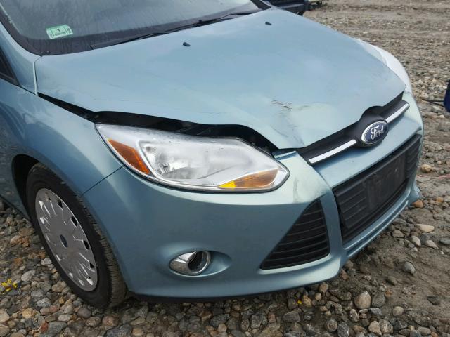 1FAHP3F22CL286693 - 2012 FORD FOCUS SE BLUE photo 9