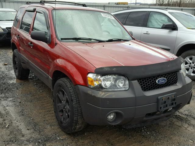 1FMYU93165KC44114 - 2005 FORD ESCAPE XLT RED photo 1