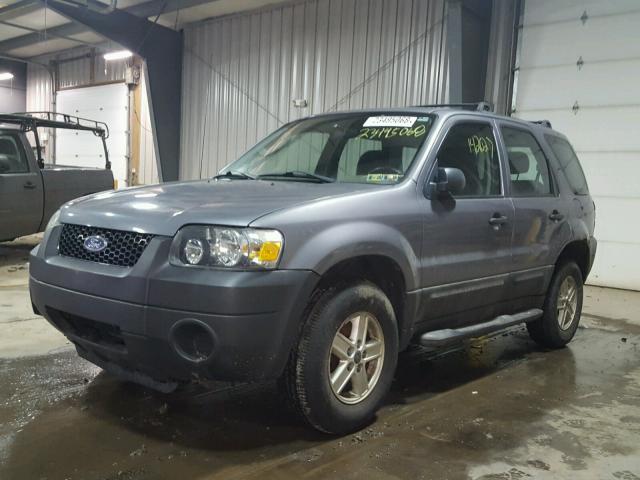 1FMYU92Z47KB52347 - 2007 FORD ESCAPE XLS GRAY photo 2