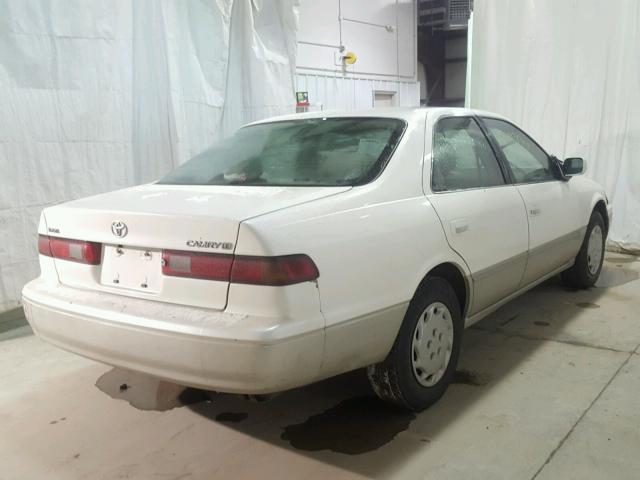 JT2BG28K9X0345620 - 1999 TOYOTA CAMRY LE WHITE photo 4