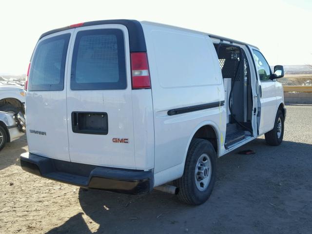 1GTHG35V871207423 - 2007 GMC SAVANA G35 WHITE photo 4