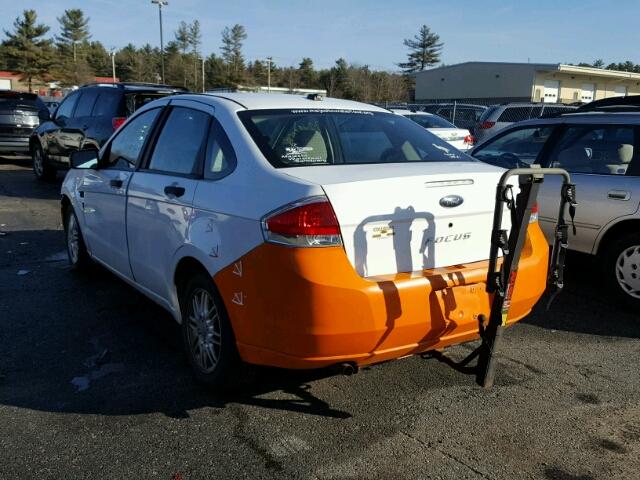 1FAHP35N18W186893 - 2008 FORD FOCUS SE WHITE photo 3