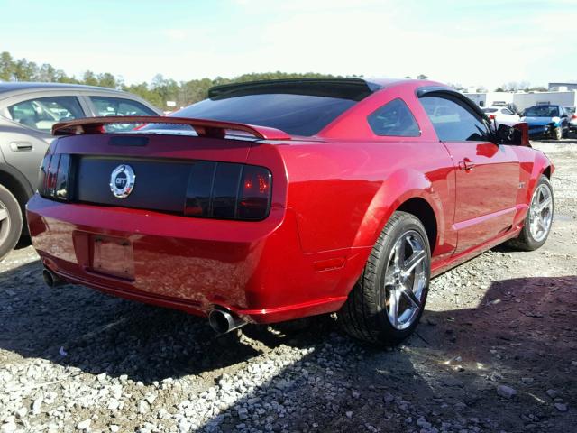 1ZVFT82H555107653 - 2005 FORD MUSTANG GT RED photo 4