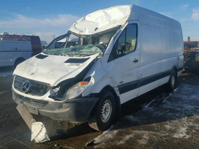 WD3PE8CB2B5566723 - 2011 MERCEDES-BENZ SPRINTER 2 WHITE photo 2