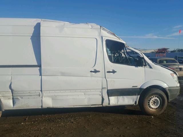 WD3PE8CB2B5566723 - 2011 MERCEDES-BENZ SPRINTER 2 WHITE photo 9