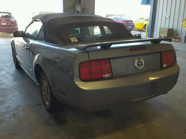 1ZVFT84N465101511 - 2006 FORD MUSTANG GRAY photo 3