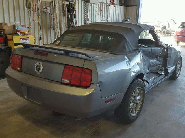 1ZVFT84N465101511 - 2006 FORD MUSTANG GRAY photo 4