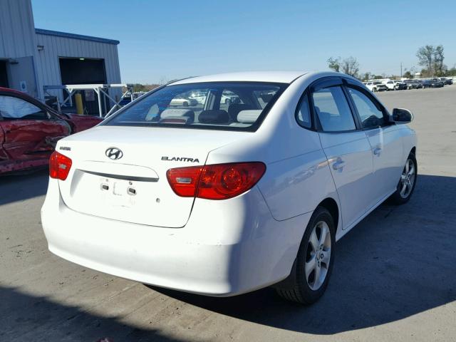 KMHDU46DX7U092305 - 2007 HYUNDAI ELANTRA GL WHITE photo 4