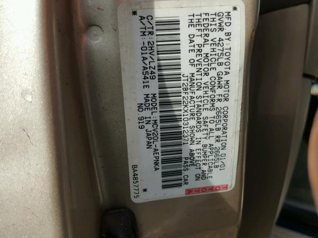 JT2BF22KX10312371 - 2001 TOYOTA CAMRY CE GOLD photo 10