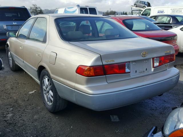 JT2BF22KX10312371 - 2001 TOYOTA CAMRY CE GOLD photo 3