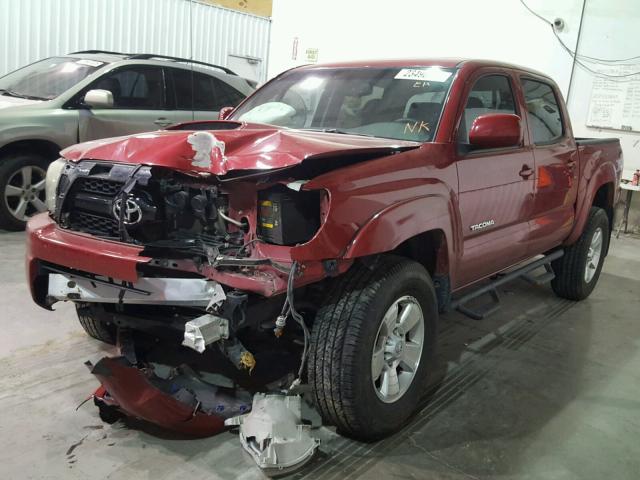 5TFLU4EN8BX006166 - 2011 TOYOTA TACOMA DOU RED photo 2