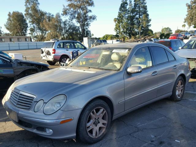 WDBUF65J93A165952 - 2003 MERCEDES-BENZ E 320 GRAY photo 2