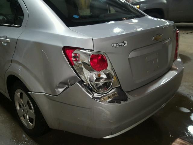 1G1JA5SG7D4109782 - 2013 CHEVROLET SONIC LS SILVER photo 9