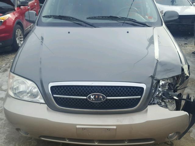 KNDUP132956661921 - 2005 KIA SEDONA EX GREEN photo 7