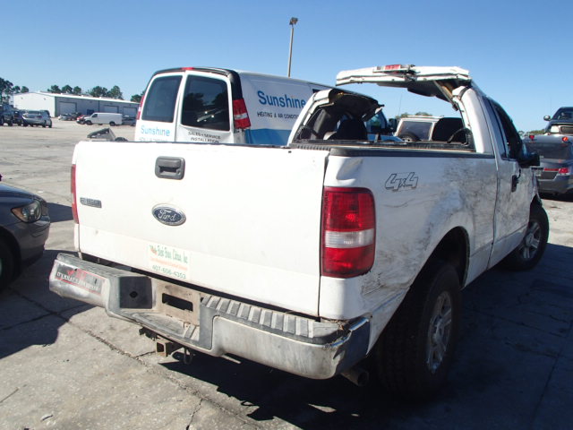 1FTRF14W74NB38556 - 2004 FORD F150 WHITE photo 4