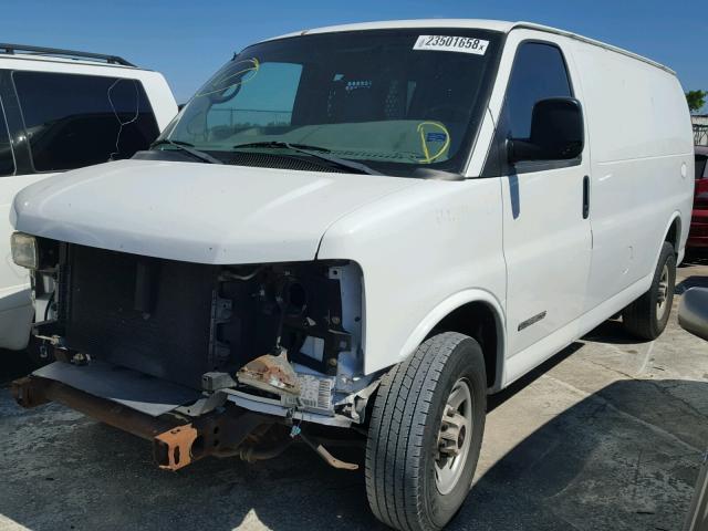 1GTGG25V641229700 - 2004 GMC SAVANA G25 WHITE photo 2