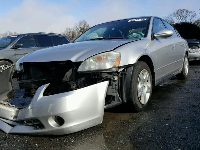 1N4AL11D73C176183 - 2003 NISSAN ALTIMA BAS SILVER photo 2