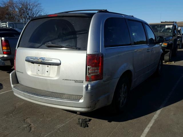 2A4RR5D17AR104290 - 2010 CHRYSLER TOWN & COU SILVER photo 4