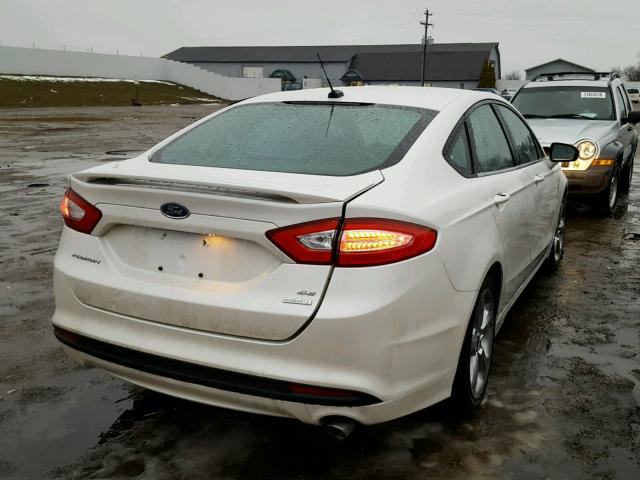 3FA6P0HR5DR199406 - 2013 FORD FUSION SE WHITE photo 4