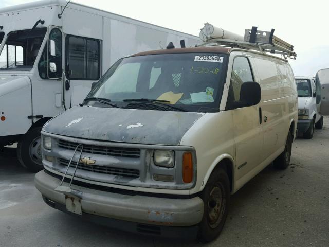 1GCFG25W0Y1166507 - 2000 CHEVROLET EXPRESS G2 WHITE photo 2