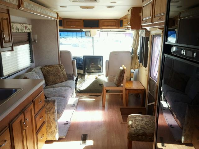 3FCNF53S6XJA04156 - 1999 FORD MOTORHOME WHITE photo 5