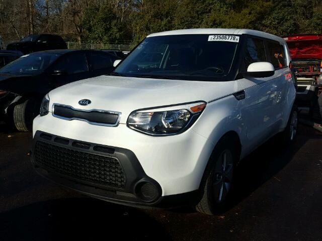 KNDJN2A2XG7317660 - 2016 KIA SOUL WHITE photo 2