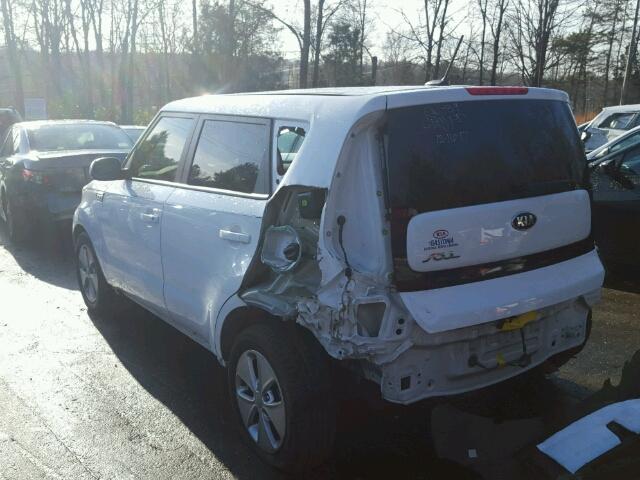 KNDJN2A2XG7317660 - 2016 KIA SOUL WHITE photo 3