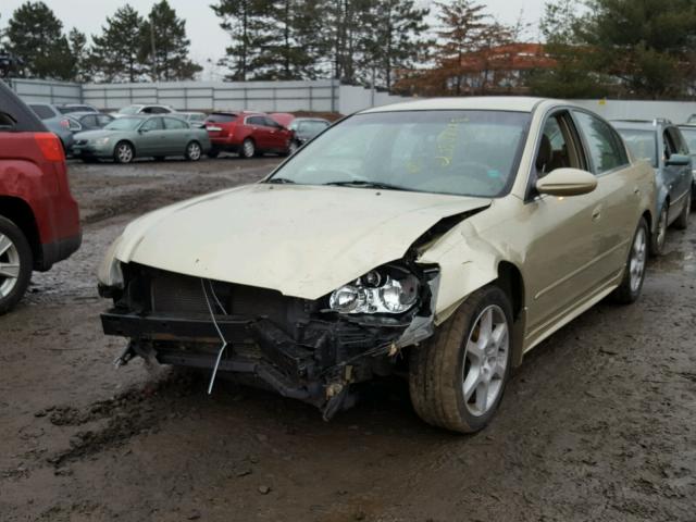 1N4BL11D22C708085 - 2002 NISSAN ALTIMA SE GOLD photo 2