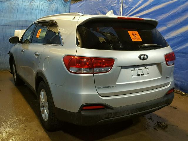 5XYPGDA3XHG324864 - 2017 KIA SORENTO LX SILVER photo 3