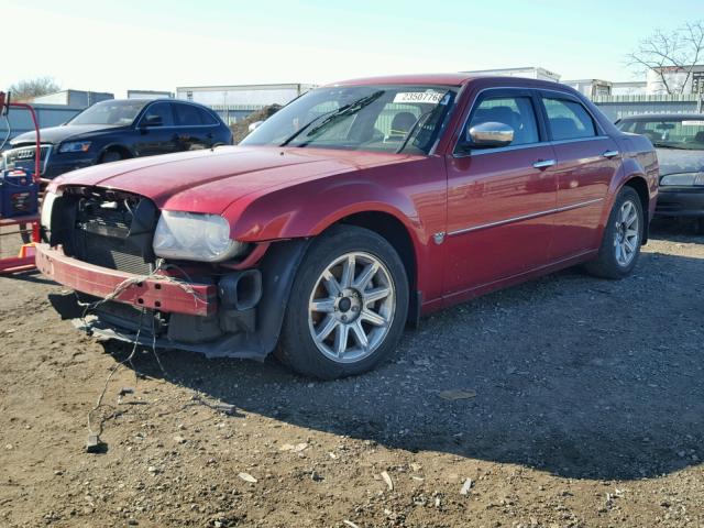 2C3KA63H67H753150 - 2007 CHRYSLER 300C RED photo 2