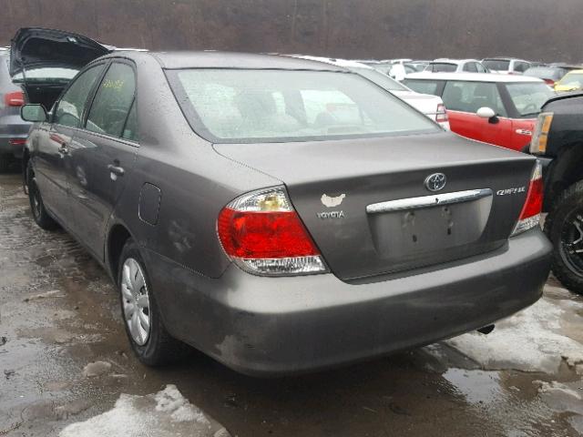 4T1BE32K75U629776 - 2005 TOYOTA CAMRY LE GRAY photo 3